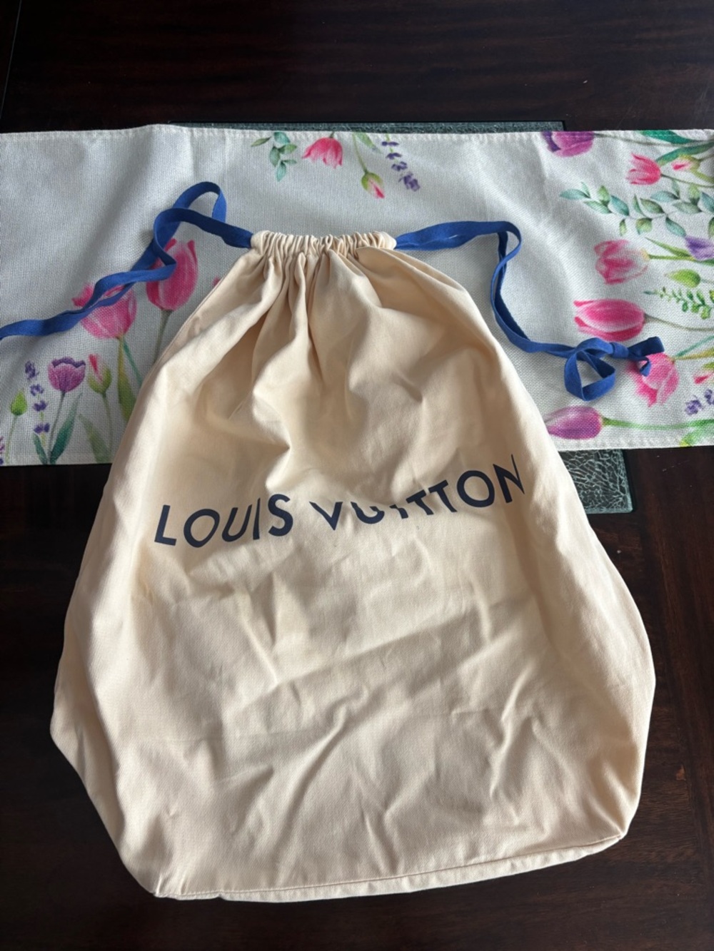Louis Vuitton Cream Drawstring Dust Bag with Blue Logo and Ties - Picture 2 of 5